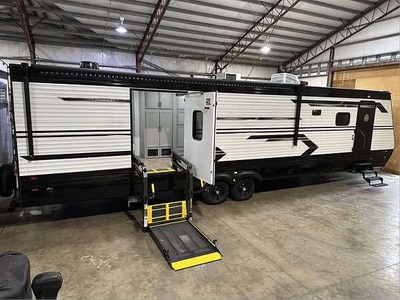 Outside View of 2026 RECREATION BY DESIGN GRAND TRAVEL 40FL MOBILITY SERIES