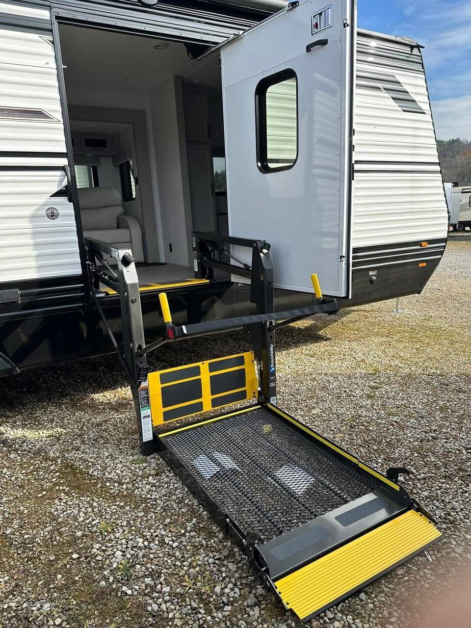 Ramp of 2026 RECREATION BY DESIGN GRAND TRAVEL 40FL MOBILITY SERIES